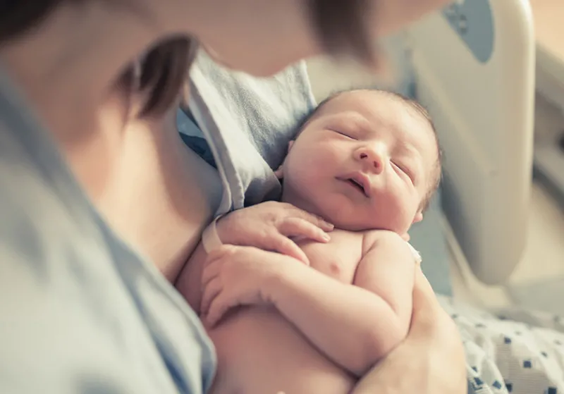<h3>Novorođenče - Prvi bebini dani kod kuće</h3>