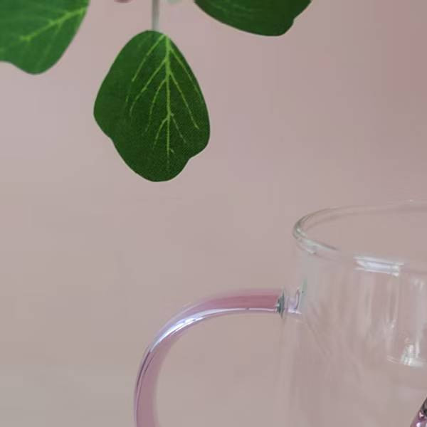 Cute&Cool HOME staklena šolja sa jagodom, 400ml 