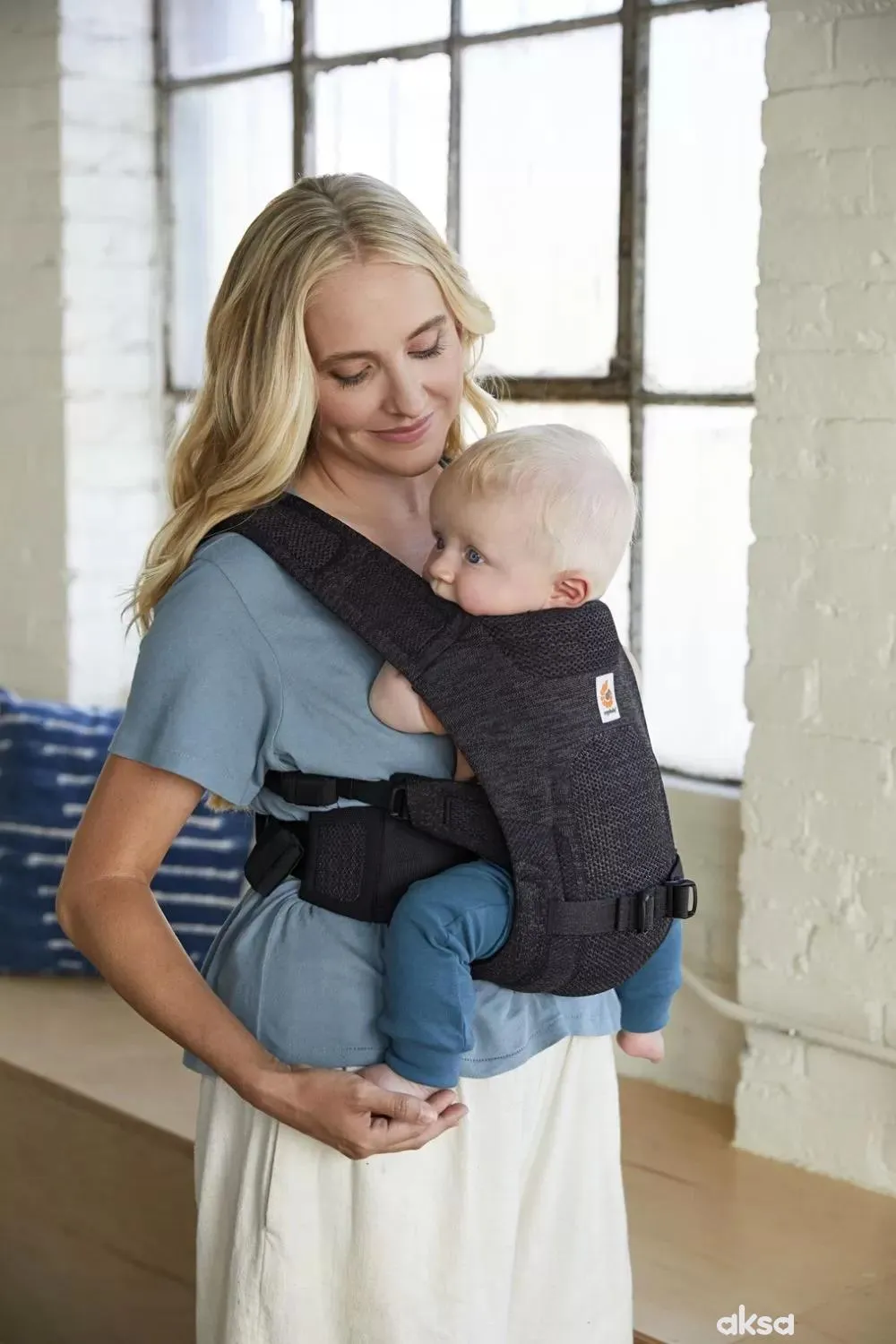 Ergobaby kengur nosiljka Aerloom, Charcoal / Black